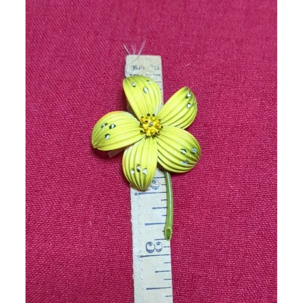 Vintage Metal Enamel‎ Yellow Flower Pin Brooch
